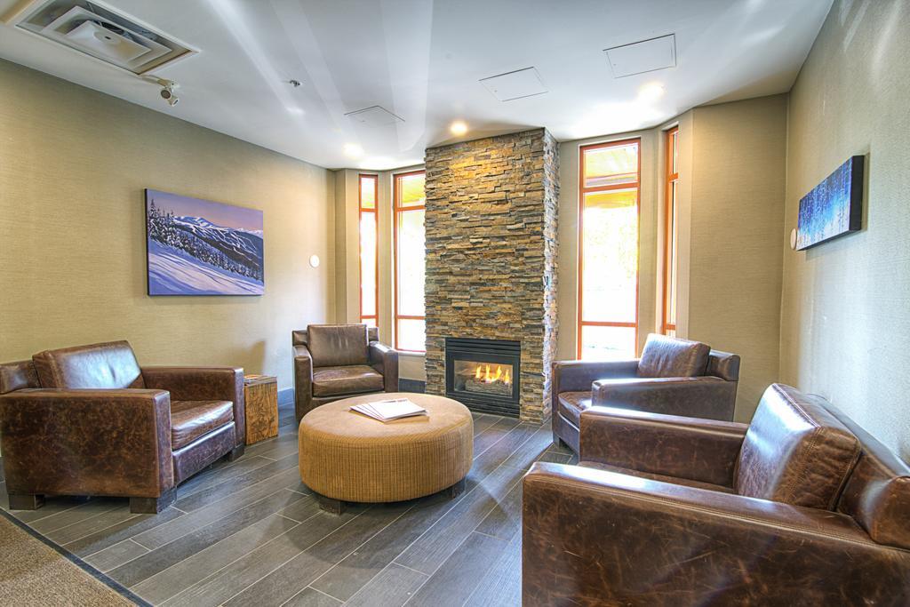 Whistler Town Plaza By Latour Hotels And Resorts 외부 사진